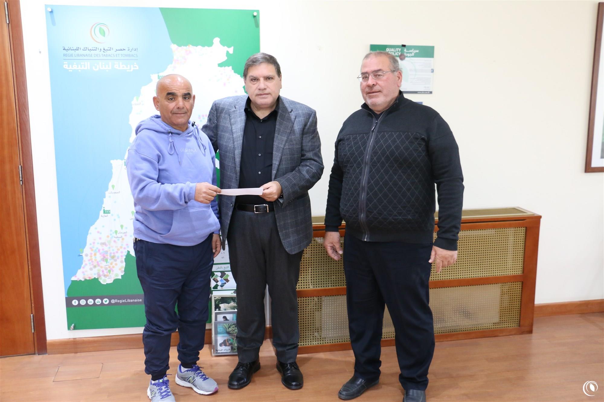 Regie offers financial grant to Sidon’s Fishermen Syndicate