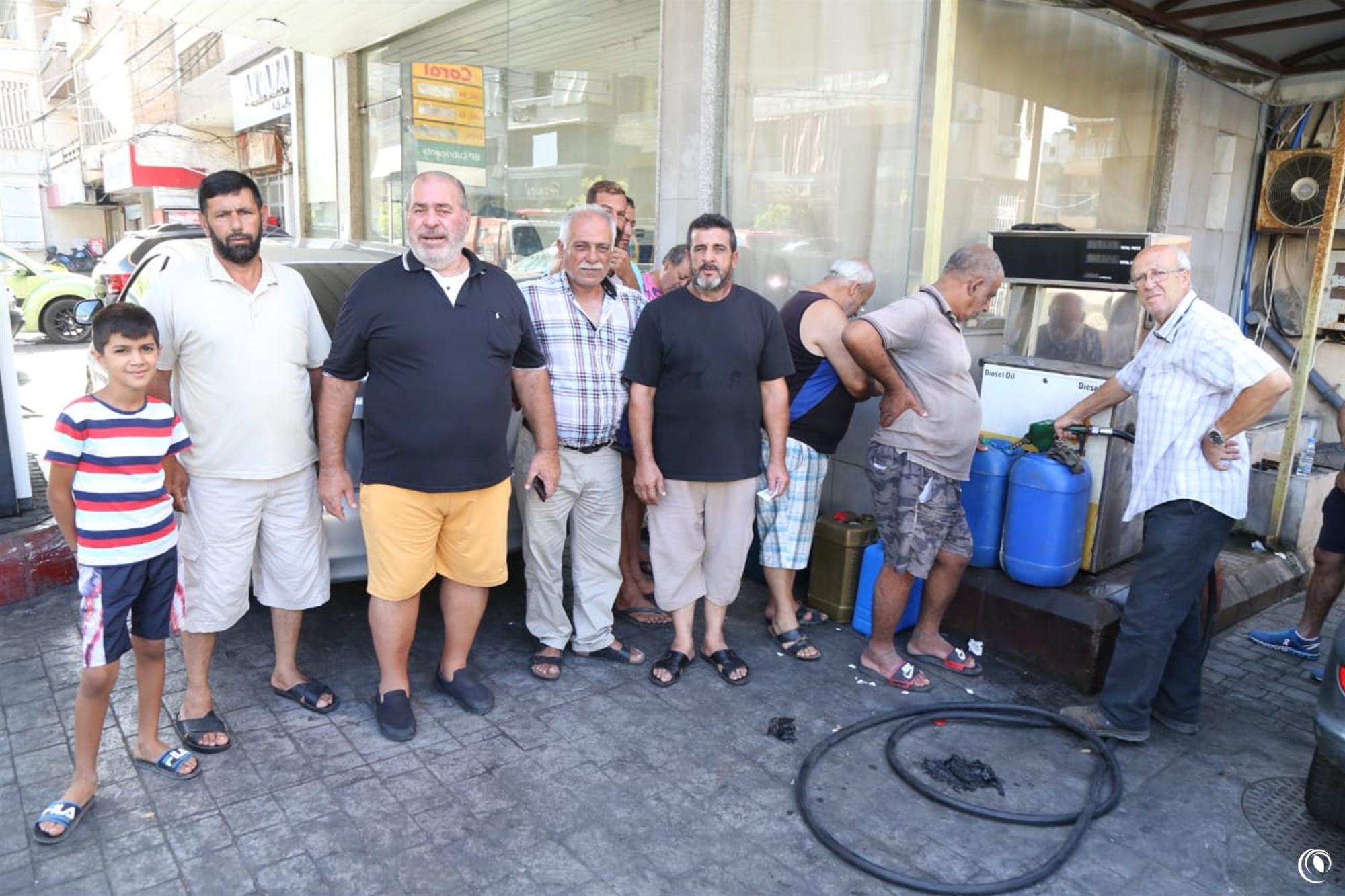 A donation of 3500 L. of fuel from Eng. Nassif Seklaoui to fishermen in Tyre