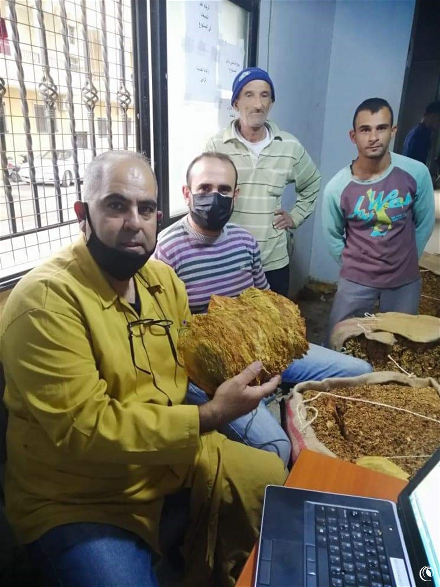 The Regie receives  tobacco harvest in Srifa