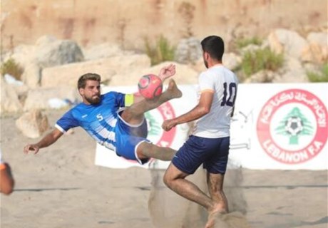 The Regie overcomes the Army and leads the Beach football Tournament 