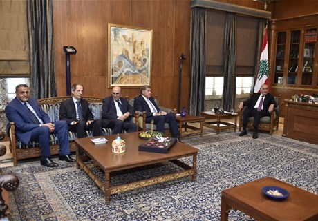 Berri briefed by a Regie delegation on the preparations for the purchase of crops
